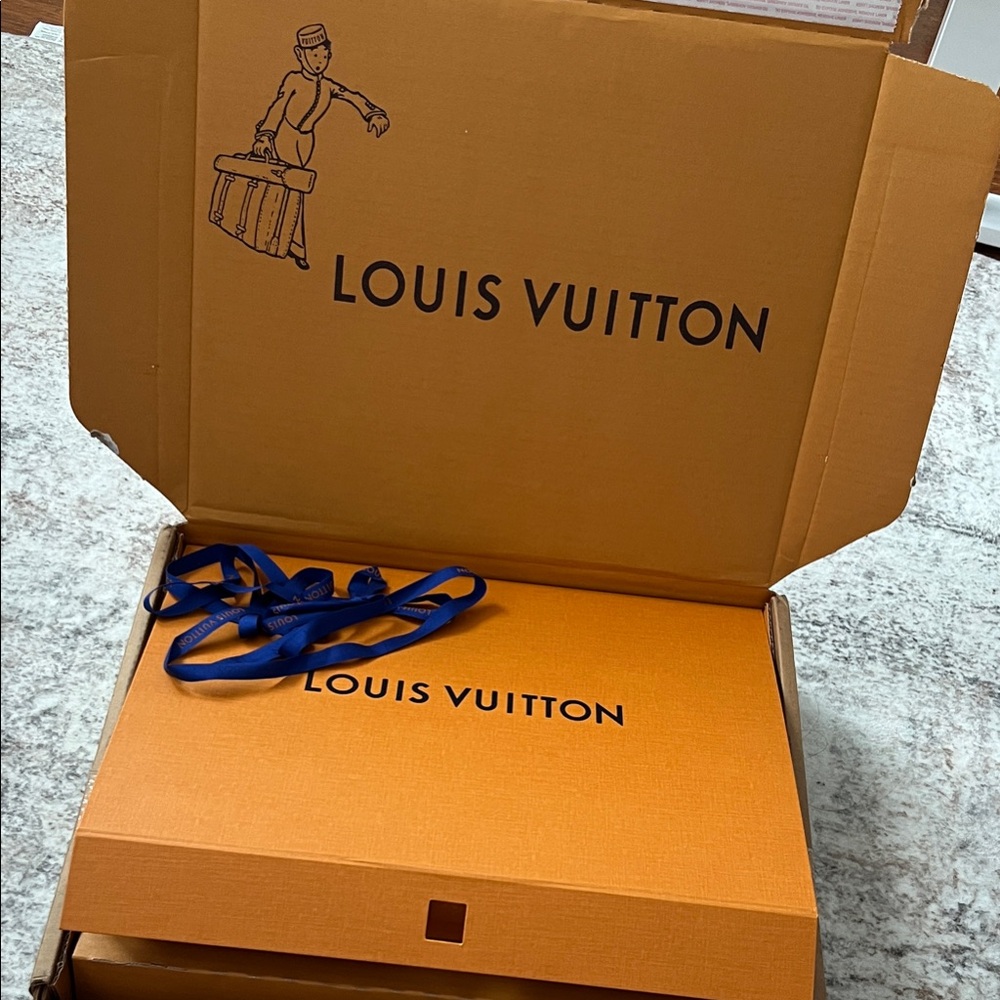 Louis Vuitton Orange Box with Blue Ribbon and tissue paper 16 x 11.3 x 2